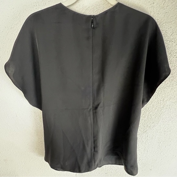 Express Twist Front True Black Short Sleeve V-Neck Blouse Size XL - DRAFT - Picture 5 of 7